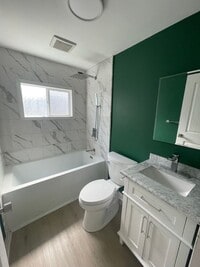 Building Photo - Charming Two Bedroom Pet Friendly Home in ...