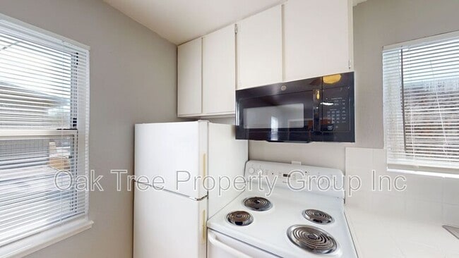 Building Photo - 623 F St