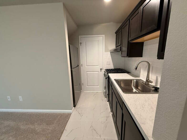 Building Photo - 684 Ferrule Dr