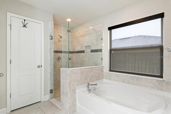 Building Photo - 27 Colorado Springs Way