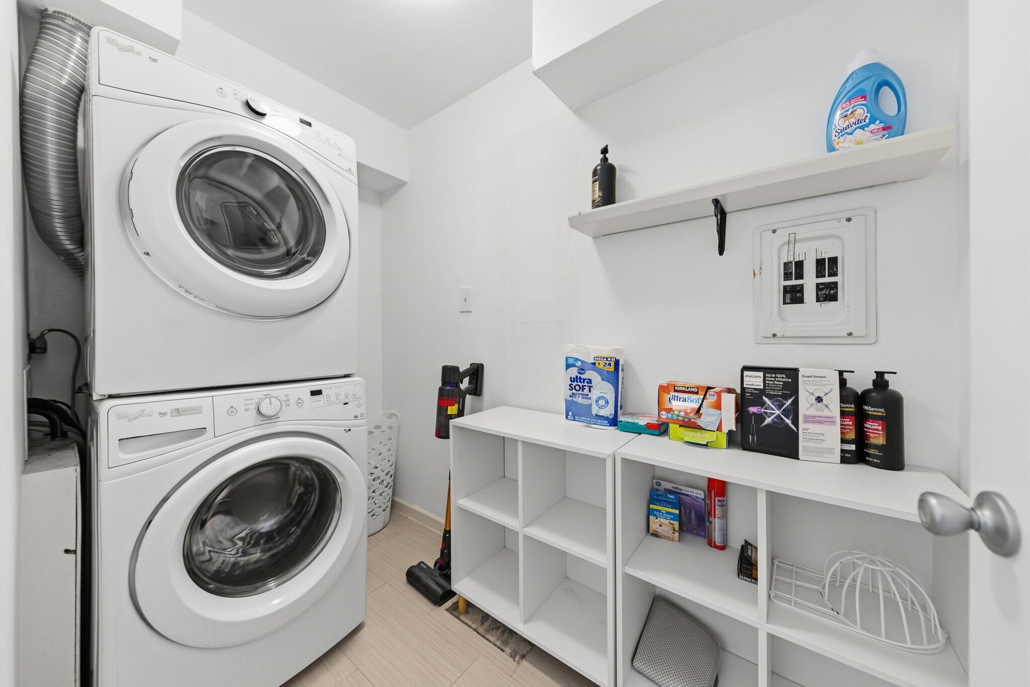 Building Photo - 5057 Les Chateaux Dr