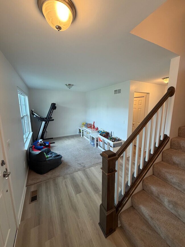 Building Photo - Beautiful and serene water view home in a secluded neighborhood!  2nd floor laundry!