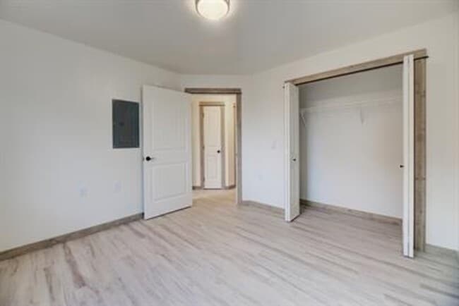 Building Photo - 3105 Cooney Dr