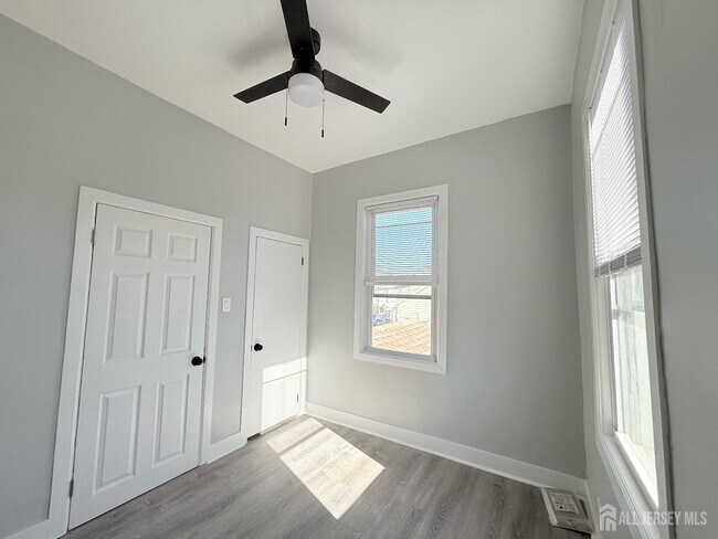 Building Photo - 46 Hayward Ave