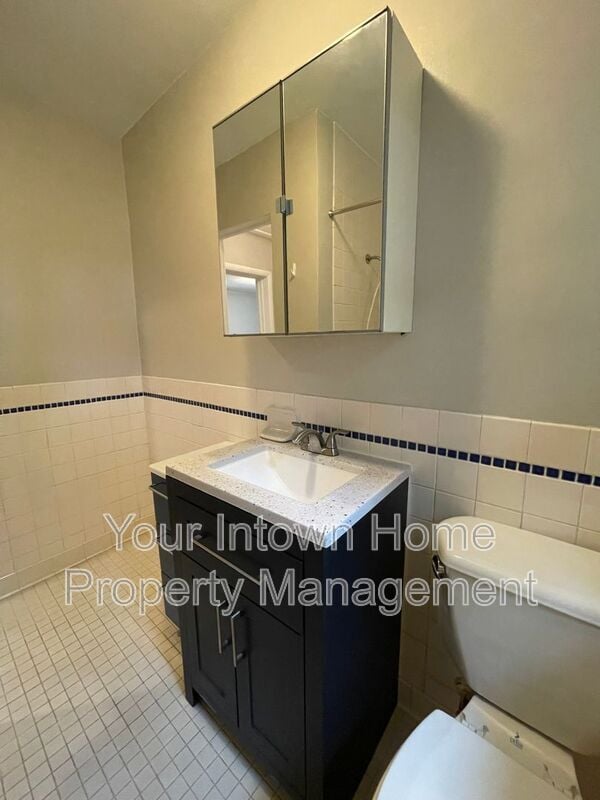 Building Photo - 2110 Cavanaugh Ave SE