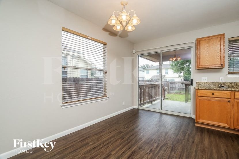 Building Photo - 237 Val Verde Dr