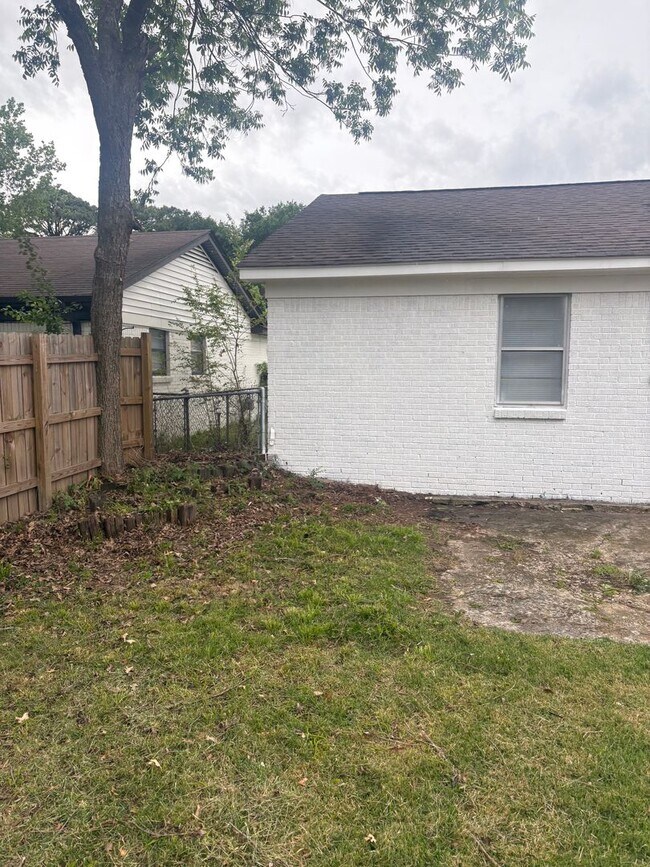 Building Photo - 4212 Cochese Rd