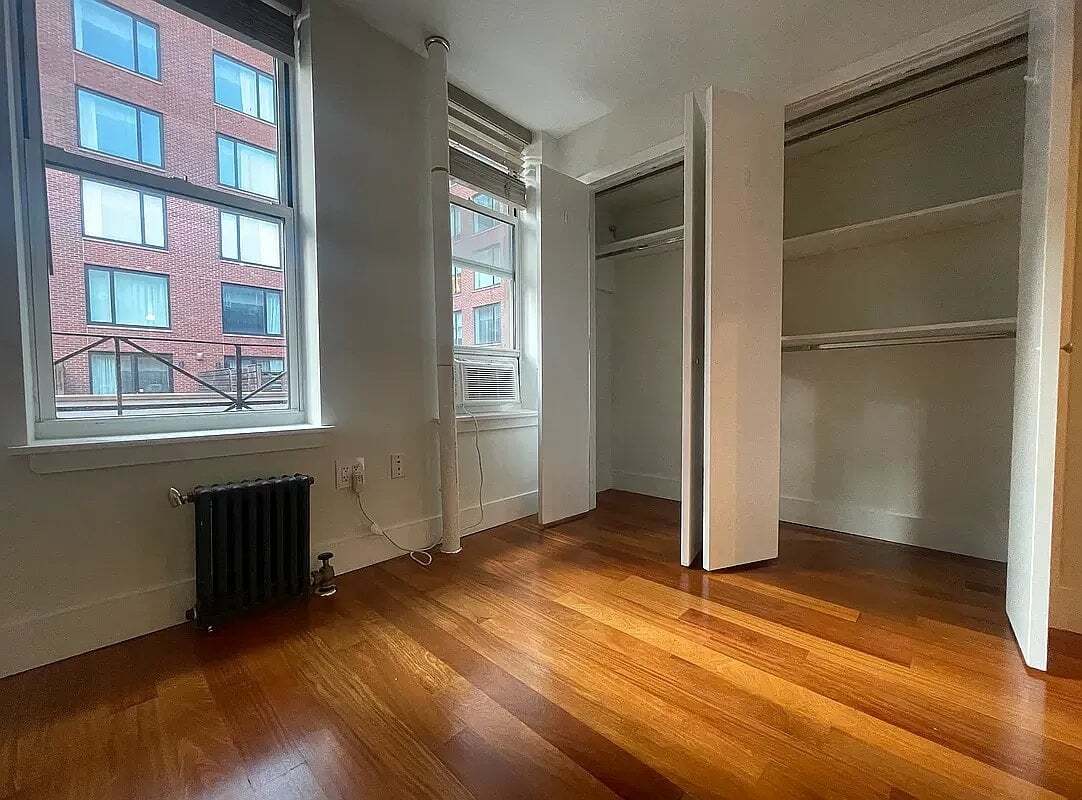 Building Photo - 165 Ludlow St