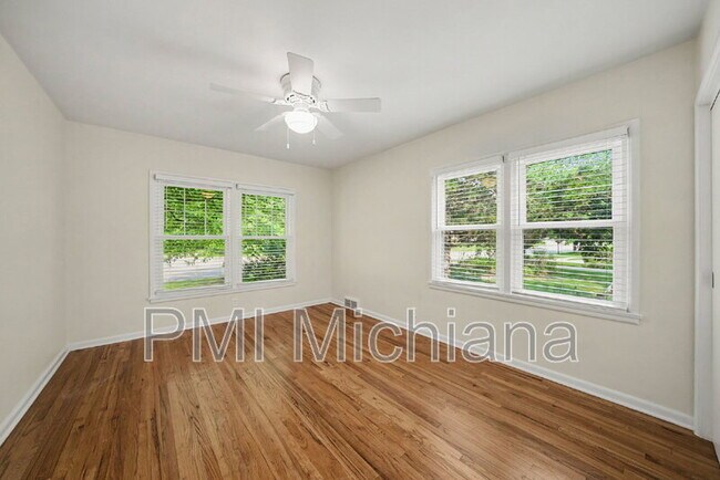 Building Photo - 510 E Pokagon St