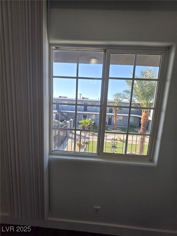 Building Photo - 412 W Monroe Ave