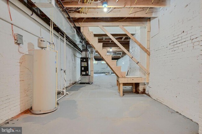 Building Photo - 1715 N Broadway