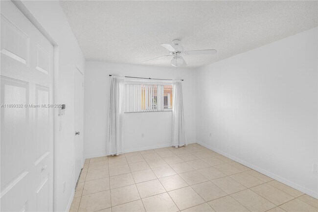Building Photo - 7666 W 34th Ln