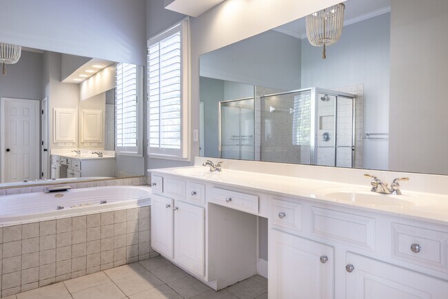 Building Photo - 5707 Community Ln
