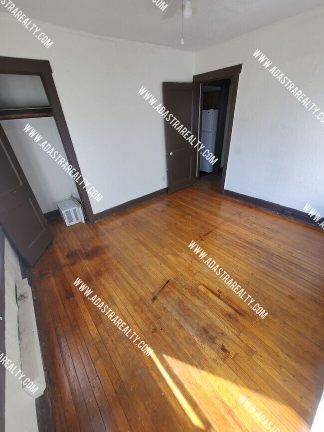 Building Photo - Cute and Affordable 1 Bedroom Apartment in...