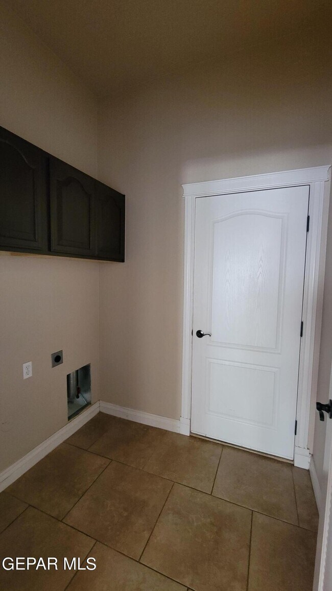 Building Photo - 11512 Porfirio Payan Dr