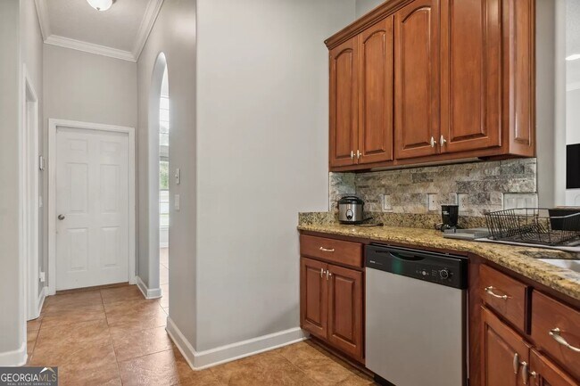 Building Photo - 124 Deerwood Village Dr