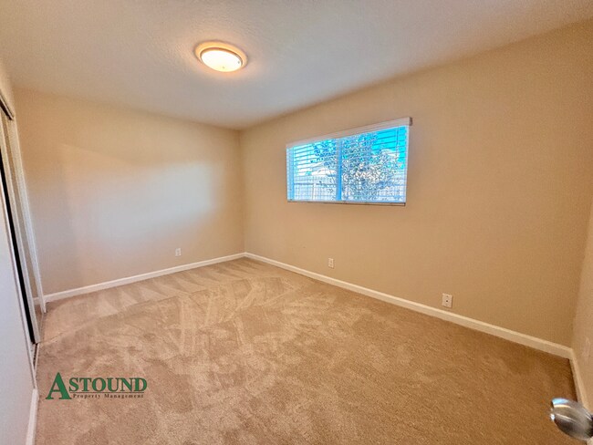 Building Photo - 2742 Broadmoor Ave