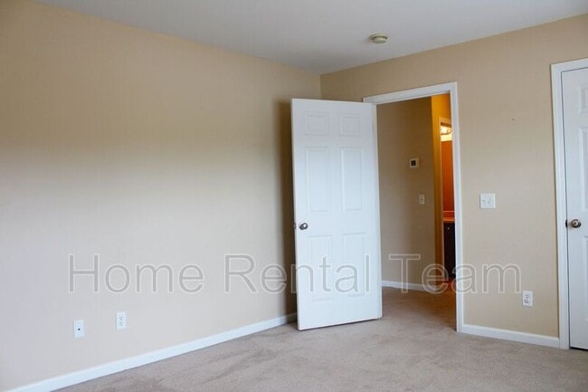 Building Photo - 122 Lake Pointe Dr