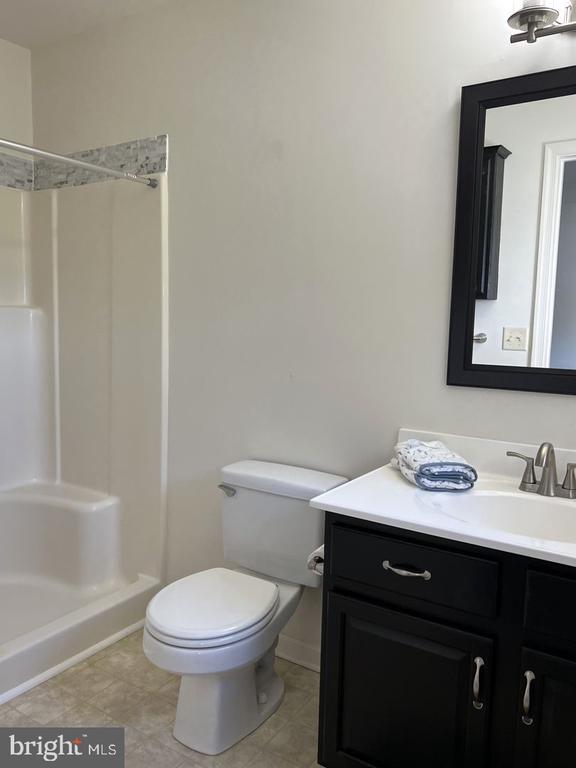 Building Photo - 406 S Spinnaker Ln