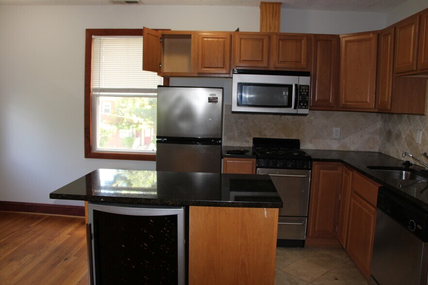 Building Photo - 624 North Monroe Street