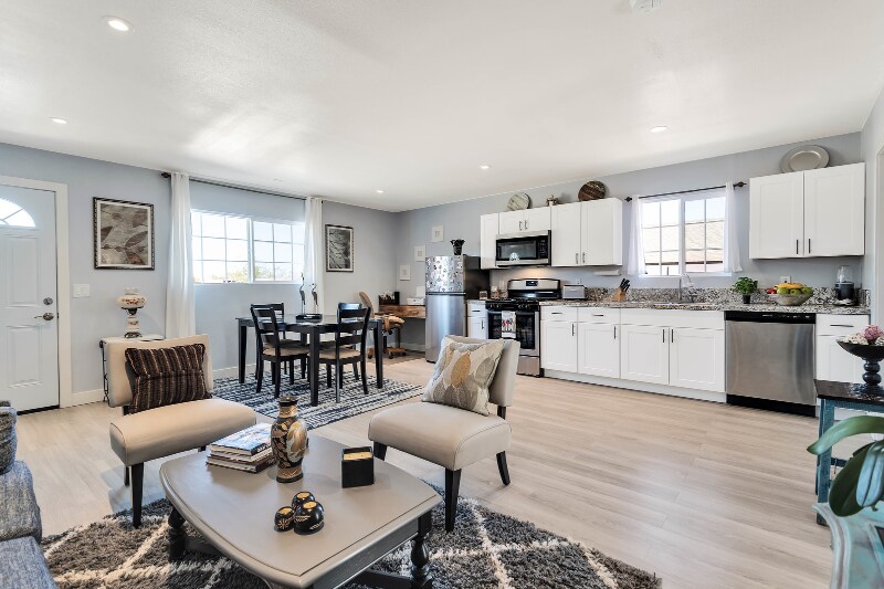 Building Photo - 6122 Panorama Rd