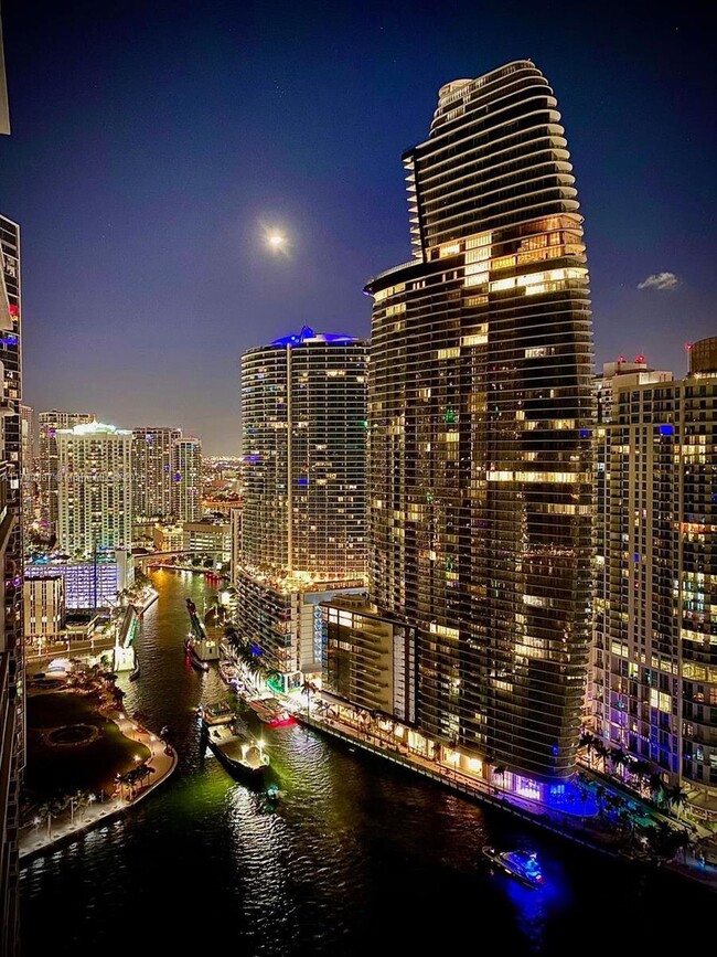 Primary Photo - 475 Brickell Ave