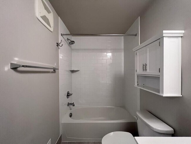 Building Photo - 818 Fern Pl NW