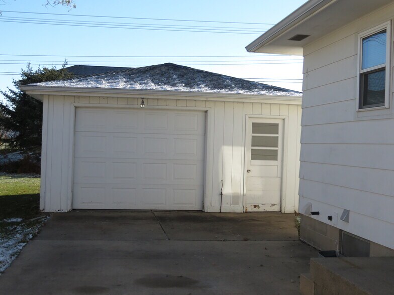 Building Photo - 1516 Starview Dr