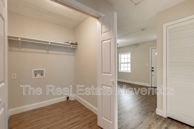 Building Photo - 1104 Indian Ave