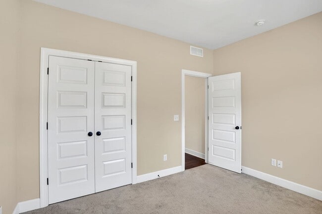 Building Photo - Rosemary Gate Townhome For Rent