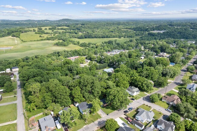 Building Photo - Beautiful home just north of downtown Columbia. Located on a quiet street. 3 Bed 1 Bath. Availabl...