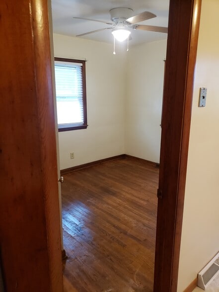 Bedroom 2 - 1221 Derbydale Rd