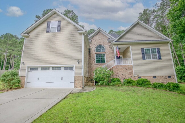 Primary Photo - "Large 3-Bedroom plus BONUS Retreat with S...
