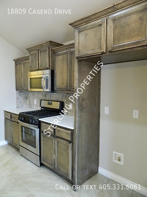 Building Photo - 18809 Casero Dr