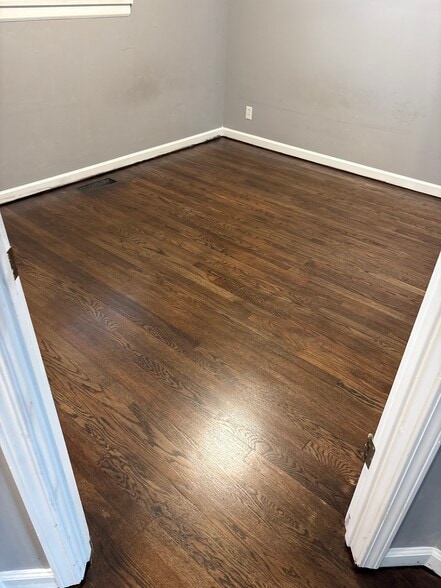 Building Photo - 3251 Bayvue Blvd