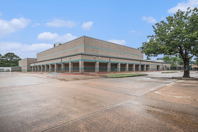 Building Photo - 14335 Fair Knoll Way