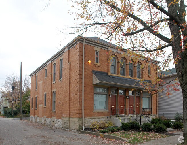 Primary Photo - 262-264 S Monroe Ave