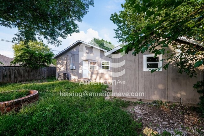 Building Photo - 1868 N Madison Pl