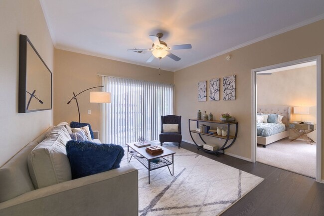 Building Photo - Whisper Creek