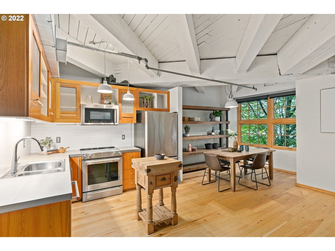 Building Photo - 1420 NW Lovejoy St