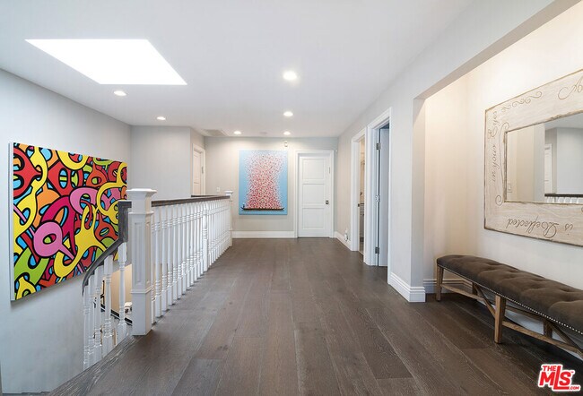 Building Photo - 9145 Sawyer St