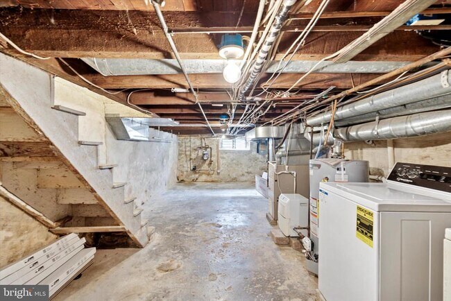 Building Photo - 224 Wendover St