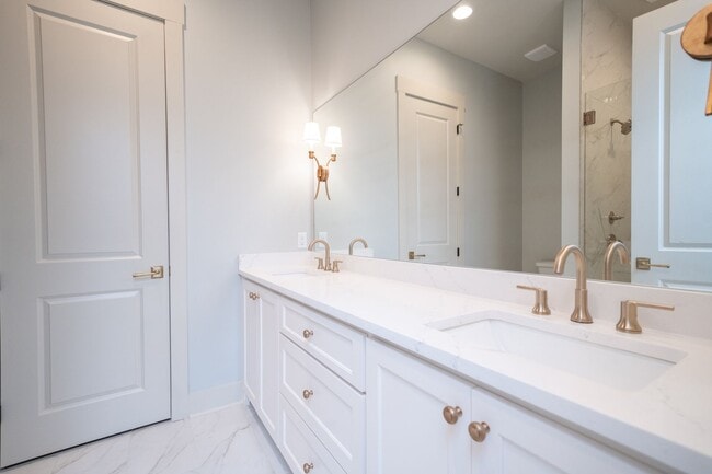 Building Photo - 3BR/3BA For Rent