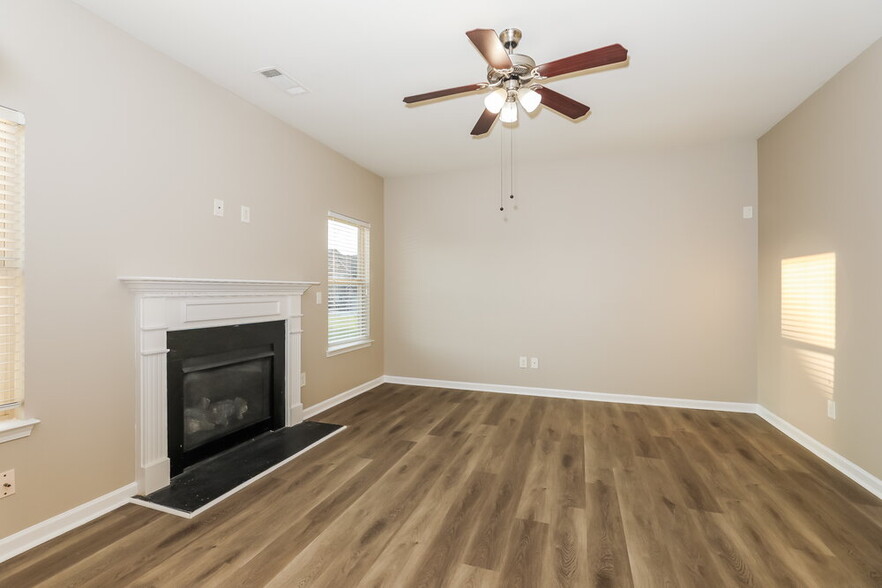 Building Photo - 337 Madison Grace Ave
