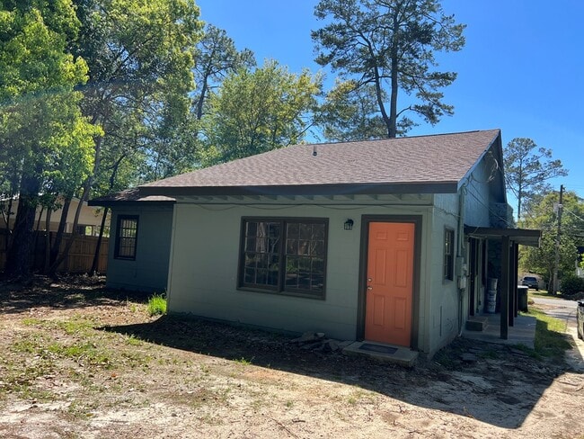 Building Photo - 316 Myrtle Dr