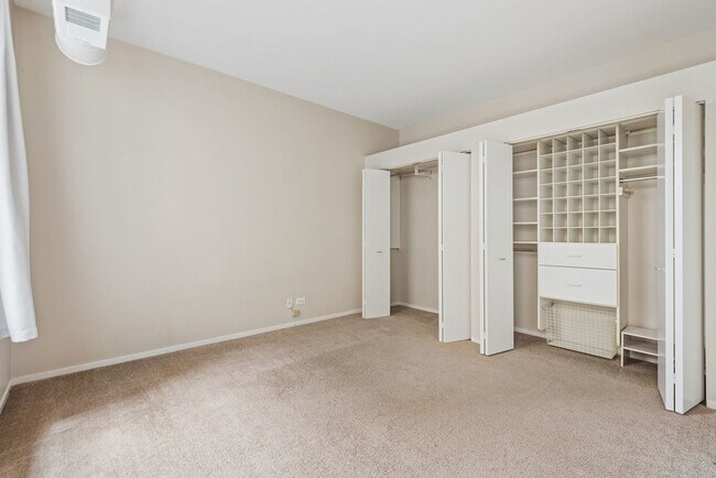 Building Photo - 811 S Lytle St