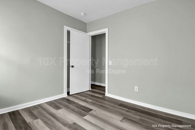 Building Photo - 1655 S 4th St