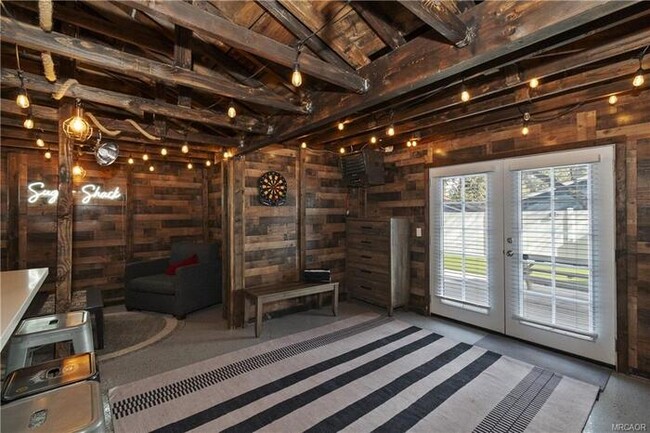 Building Photo - Move-In Ready 2 Bed / 2 Bath + Bonus Room & Den/Office