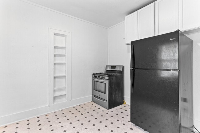 Building Photo - 15114 Quincy St