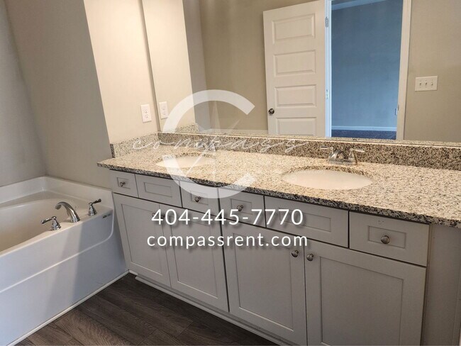 Building Photo - 109 Squarewood Ln NW